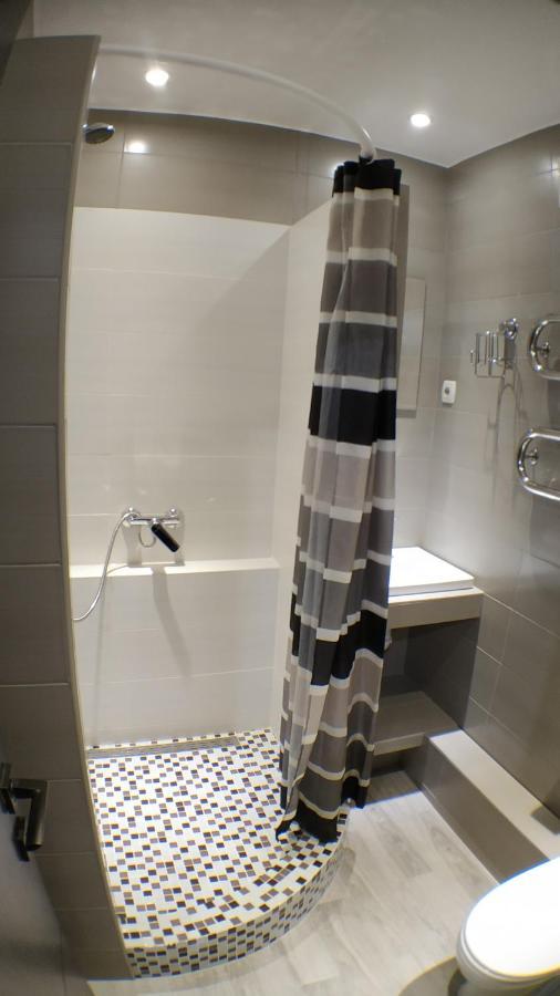 Двухкомнатный Люкс Центр Металлургов 19 Kr Apartments Kryvyj Rih Esterno foto